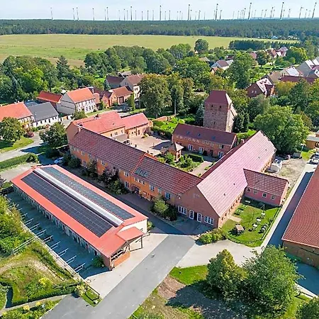 Project June - Ehemals Landgasthof Ξενοδοχείο Jüterbog