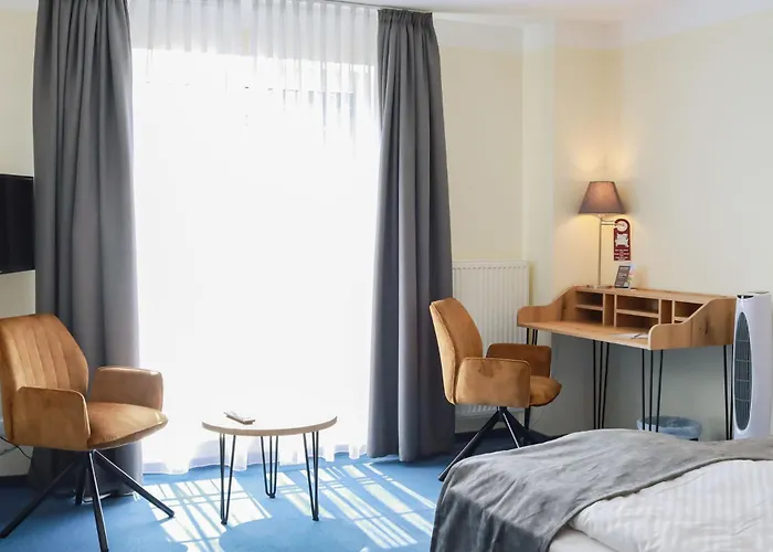 Project June - Ehemals Landgasthof فندق Jüterbog